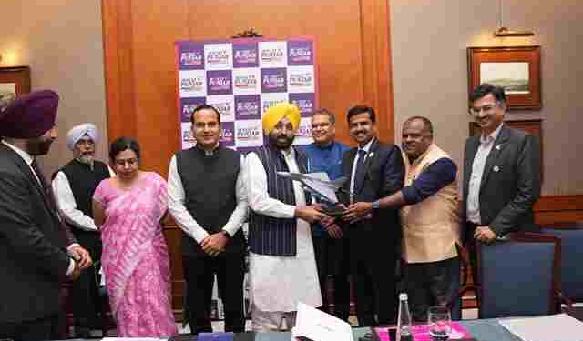 CM MEETS INDUSTRIAL TYCOONS IN BENGALURU, INVITES THEM TO INVEST IN PUNJAB
