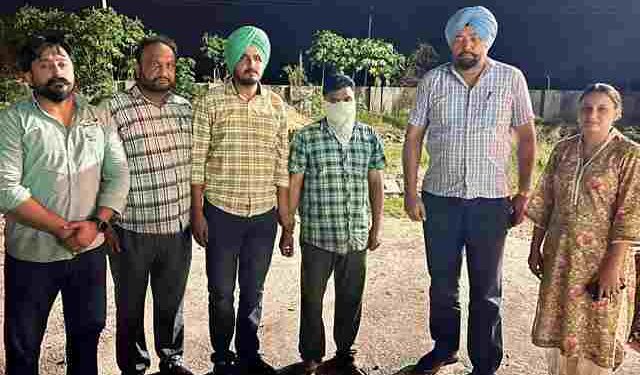 Vigilance Bureau arrests security guard accepting Rs 15000 bribe for dope test certificate