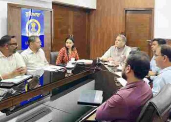 Minister directs clean-up drive: removal of garbage, unclaimed vehicles from city roads, reviews NHAI, Health, Education, Sports, Power, and MC Projects in Ludhiana