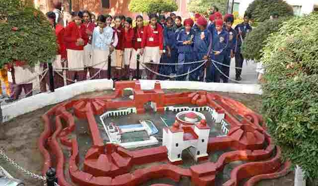 450 CHILDREN VISIT PPA PHILLAUR UNDER STUDENT POLICE CADET SCHEME