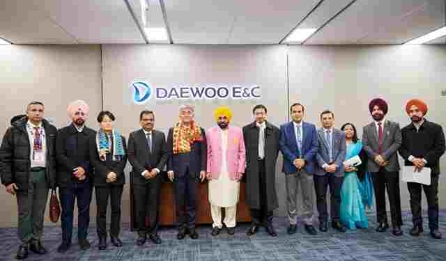 CM HOLDS PARLEY WITH SOUTH KOREAN BUSSINESS GIANTS