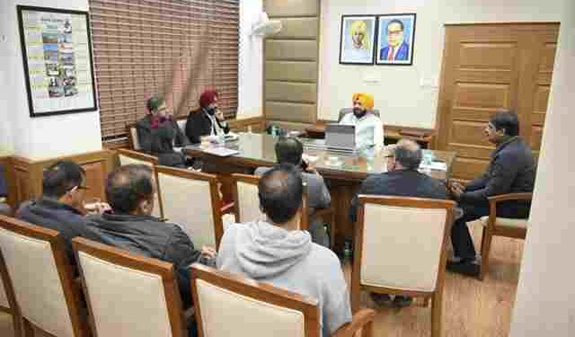 Cabinet Minister Tarunpreet Singh Sond conducts a review meeting, directs officers to complete developmental works in time