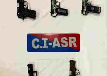 ONE LINKED TO CROSS-BORDER ARMS SMUGGLING NETWORK HELD WITH FIVE PISTOLS