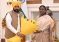 Punjab CM Bhagwant Singh Mann meets President, demands cancellation of membership of ‘Punjab de Gaddar’ Rajya Sabha MPs