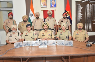 FOUR LINKED TO CROSS-BORDER ARMS SMUGGLING MODULE HELD WITH SEVEN PISTOLS