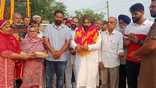 Deputy Speaker Jai Krishan Singh Rouri inaugurates road in village Moranwali