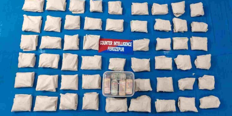 FOUR LINKED TO CROSS-BORDER DRUG SMUGGLING MODULE HELD WITH 28.12 KG HEROIN, ₹9.5L DRUG MONEY