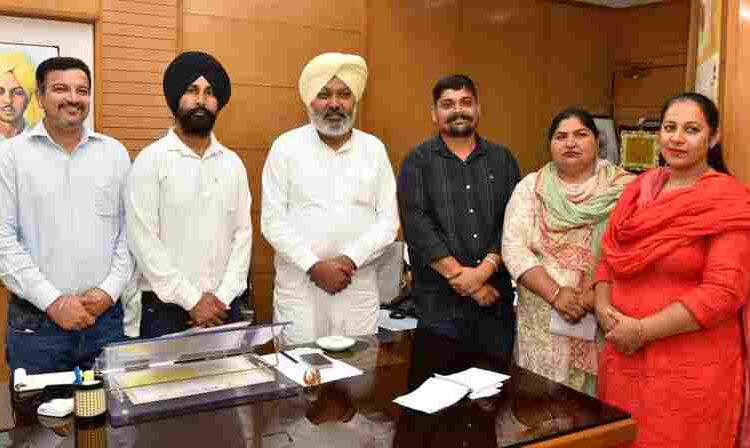 Bhagwant Mann Govt committed to resolving employees’ issues through dialogue & consensus; Finance Minister Harpal Singh Cheema holds meetings with 5 Education Dept unions