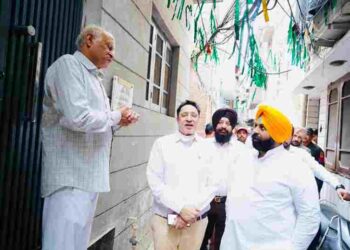 HARJOT SINGH BAINS LEADS 1AM CLEANLINESS DRIVE IN AMRITSAR; LAUNCHES 10PM-2AM SWEEP TO KEEP GURU NAGRI ROADS SPOTLESS