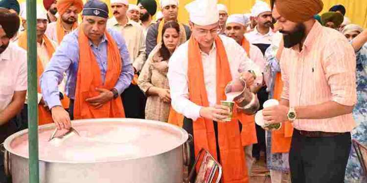 PUNJAB POLICE ORGANIZES ‘CHHABEEL’ TO MARK MARTYRDOM DAY OF SRI GURU ARJAN DEV JI