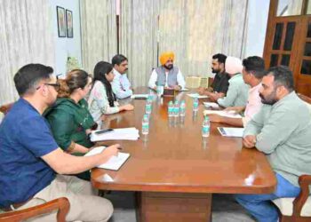 Tarunpreet Singh Sond holds dialogue with MGNREGA Union; assures time-bound resolution of demands