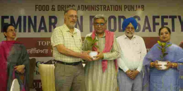 Health Minister Emphasises Healthy Food at Food Safety Seminar