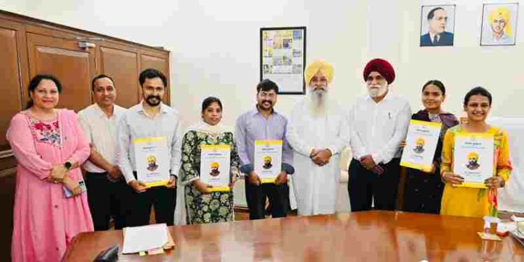 GURMEET SINGH KHUDIAN HANDS OVER JOB LETTERS TO 5 RECRUITS IN FISHERIES DEPT