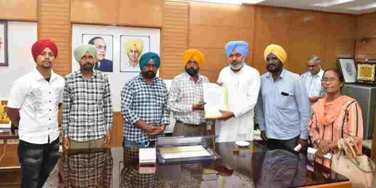 Finance Minister Harpal Singh Cheema Holds Meetings with Various Employee Unions to Address Legitimate Demands