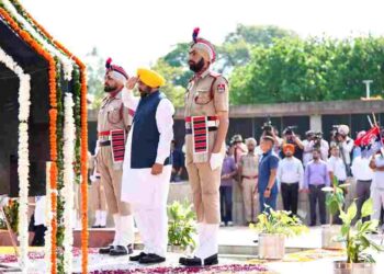 CM Bhagwant Singh Mann Pays Tributes to Kargil War Heroes, Says Their Supreme Sacrifice Will Continue to Inspire Generations