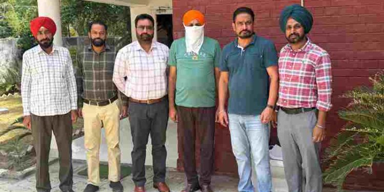 Vigilance Bureau nabs ASI red handed accepting bribe of Rs. 7,000/-