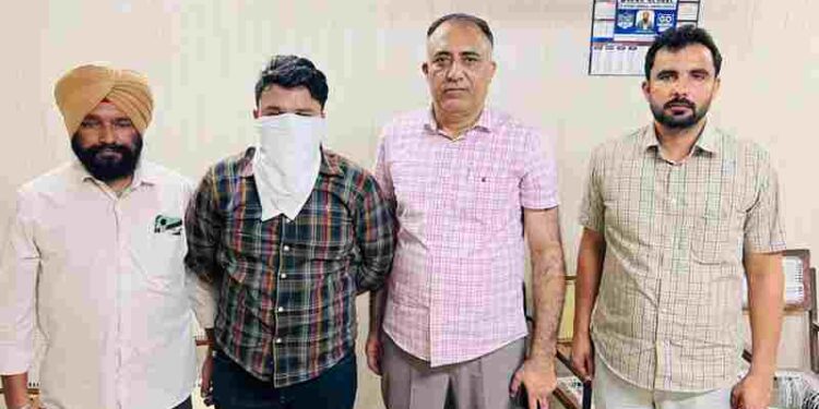 Vigilance Bureau nabs Inspector red handed accepting bribe of Rs. 50,000/-