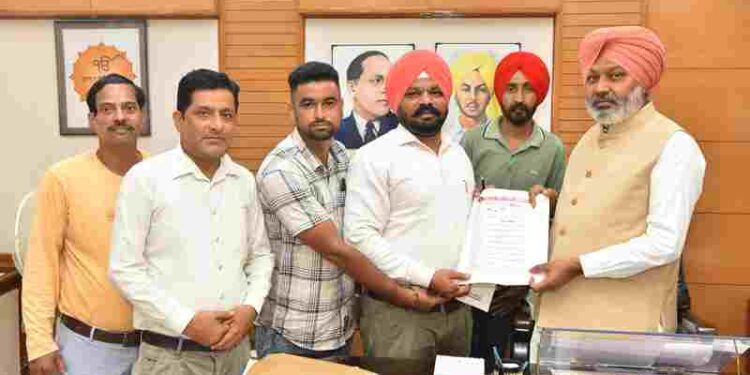 Minister Harpal Singh Cheema Holds Talks With Teachers, Education Employees & Pensioners, Directs Departments To Resolve Demands