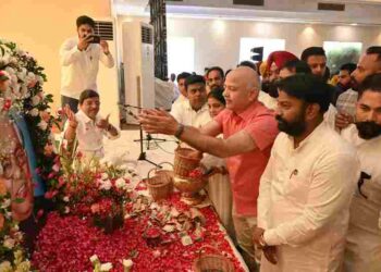 Sea of people pays tribute to former minister Chuni Lal Bhagat