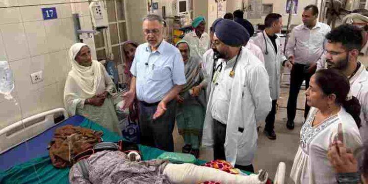 Village Ali Sher Accident: Cabinet Ministers Barinder Kumar Goyal and Dr Balbir Singh Visit Injured MGNREGA Workers at Rajindra Hospital