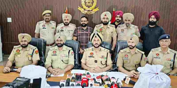 ARMY MAN AMONG SEVEN HELD WITH 14 PISTOLS, 20KG HEROIN IN AMRITSAR