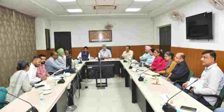Paddy procurement by Government agencies crosses 100 LMT in Punjab mandis: Lal Chand Kataruchak