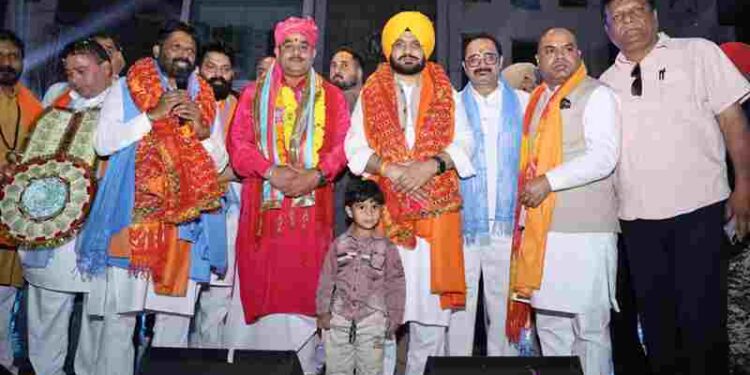 Cabinet Minister Tarunpreet Singh Sond Attends Bhagwan Valmiki Ji’s Shobha Yatra, Pays Homage with Devotion