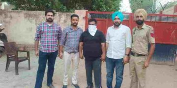 Vigilance Bureau nabs Senior Section Engineer of Northern Railway red handed accepting bribe of Rs 40,000/-